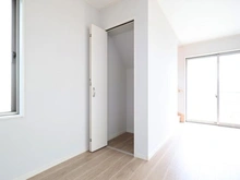 【神奈川県/川崎市麻生区高石】川崎市麻生区高石4丁目　中古戸建 リビング・ダイニング：収納