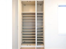 【神奈川県/川崎市麻生区高石】川崎市麻生区高石4丁目　中古戸建 玄関