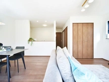 【東京都/町田市鶴川】町田市鶴川4丁目　新築戸建B号棟 LDK：約19.0帖　※家具調度品等は販売価格に含まれません。