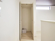 【東京都/稲城市東長沼】稲城市東長沼　新築戸建2号棟 キッチン：パントリー