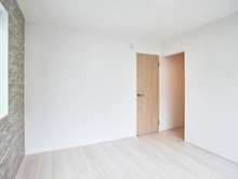 【東京都/稲城市東長沼】稲城市東長沼　新築戸建4号棟 洋室：約7.0帖
約1.5帖のウォークインクローゼット付き