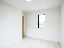 【東京都/稲城市東長沼】稲城市東長沼　新築戸建4号棟 洋室：約6.2帖
約1.5帖のウォークインクローゼット付き