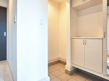 【東京都/稲城市東長沼】稲城市東長沼　新築戸建5号棟 廊下：約1.0帖のシューズインクローゼット付き