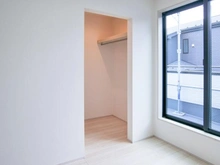 【東京都/稲城市東長沼】稲城市東長沼　新築戸建5号棟 洋室：約5.2帖
約1.1帖のウォークインクローゼット付き