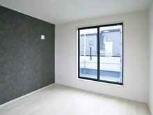 【東京都/稲城市東長沼】稲城市東長沼　新築戸建5号棟 洋室：約5.2帖
約1.1帖のウォークインクローゼット付き