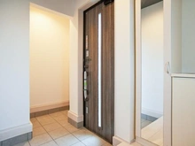 【東京都/稲城市東長沼】稲城市東長沼　新築戸建7号棟 玄関：約1.0帖のシューズインクローゼット付き