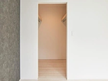 【東京都/稲城市東長沼】稲城市東長沼　新築戸建7号棟 洋室：約7.0帖
約2.0帖のウォークインクローゼット付き