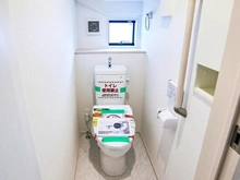 【東京都/稲城市東長沼】稲城市東長沼　新築戸建8号棟 トイレ