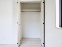 【東京都/稲城市東長沼】稲城市東長沼　新築戸建8号棟 洋室：約6.0帖