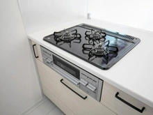 【東京都/町田市真光寺】町田市真光寺1丁目　新築戸建 キッチン：三口コンロ