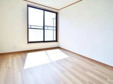 【東京都/町田市本町田】町田市本町田　中古戸建 洋室：約6.0帖
ウォークインクローゼット付き