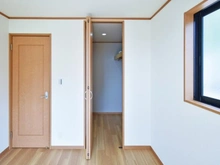 【東京都/町田市本町田】町田市本町田　中古戸建 洋室：約6.0帖
ウォークインクローゼット付き