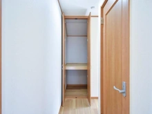 【東京都/町田市本町田】町田市本町田　中古戸建 廊下：収納