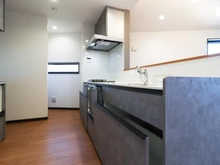 【東京都/町田市上小山田町】町田市上小山田町　中古戸建 キッチン：パントリー付き