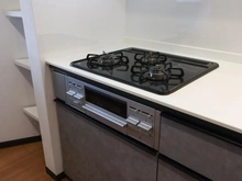 【東京都/町田市上小山田町】町田市上小山田町　中古戸建 キッチン：三口コンロ