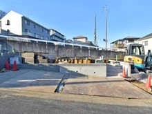 【東京都/町田市金井ヶ丘】町田市金井ヶ丘2丁目　新築戸建B号棟 現地（建築前）：全3棟
中央