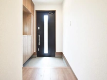 【東京都/町田市金井ヶ丘】町田市金井ヶ丘2丁目　新築戸建B号棟 玄関