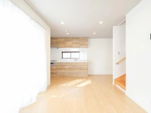 【東京都/世田谷区上祖師谷】世田谷区上祖師谷2丁目中古戸建 ダイニングキッチン：約9.6帖