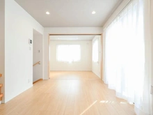 【東京都/世田谷区上祖師谷】世田谷区上祖師谷2丁目中古戸建 ダイニング：奥：洋室