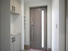 【東京都/稲城市東長沼】稲城市東長沼　新築戸建2号棟 玄関