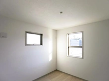 【東京都/稲城市東長沼】稲城市東長沼　新築戸建2号棟 洋室：約5.0帖