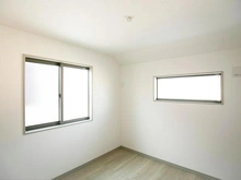 【東京都/稲城市東長沼】稲城市東長沼　新築戸建2号棟 洋室：約5.2帖