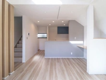 【神奈川県/川崎市多摩区南生田】川崎市多摩区南生田1丁目　新築戸建 LDK：約18.3帖
床暖房付き