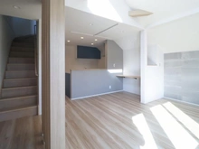 【神奈川県/川崎市多摩区南生田】川崎市多摩区南生田1丁目　新築戸建 LDK：約18.3帖
床暖房付き