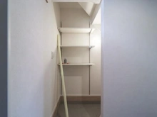 【神奈川県/川崎市多摩区南生田】川崎市多摩区南生田1丁目　新築戸建 玄関：シューズインクローゼット付き