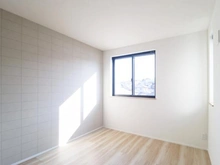 【神奈川県/川崎市多摩区南生田】川崎市多摩区南生田1丁目　新築戸建 洋室：約6.0帖
ウォークインクローゼット付き