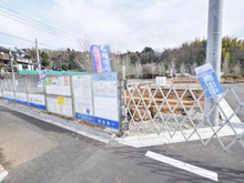 【東京都/町田市図師町】町田市図師町新築戸建1号棟 現地（建築前）：全6棟
写真中央