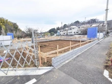 【東京都/町田市図師町】町田市図師町新築戸建5号棟 現地（建築前）：全6棟
写真中央