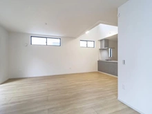 【東京都/町田市成瀬台】町田市成瀬台1丁目　新築戸建1号棟 LDK：約21.6帖
床暖房付き