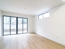 【東京都/町田市成瀬台】町田市成瀬台1丁目　新築戸建1号棟 リビング・ダイニング：床暖房付き