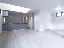 【東京都/町田市成瀬台】町田市成瀬台1丁目　新築戸建2号棟 LDK：約21.6帖
床暖房付き