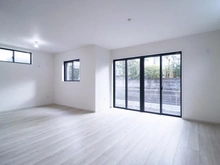 【東京都/町田市成瀬台】町田市成瀬台1丁目　新築戸建2号棟 リビング・ダイニング：床暖房付き