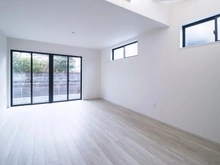 【東京都/町田市成瀬台】町田市成瀬台1丁目　新築戸建2号棟 リビング・ダイニング：床暖房付き