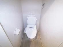 【東京都/町田市成瀬台】町田市成瀬台1丁目　新築戸建2号棟 トイレ：1階