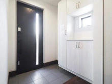 【神奈川県/川崎市麻生区東百合丘】川崎市麻生区東百合丘1丁目　中古戸建 玄関