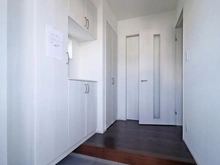 【神奈川県/川崎市麻生区東百合丘】川崎市麻生区東百合丘1丁目　中古戸建 玄関