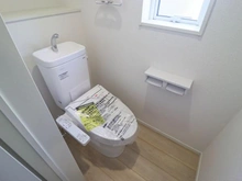 【東京都/町田市常盤町】町田市常盤町　新築戸建2号棟 トイレ：2階