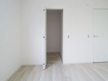 【神奈川県/川崎市多摩区生田】川崎市多摩区生田6丁目　新築戸建2号棟 洋室：約7.5帖
ウォークインクローゼット付き