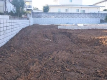 【神奈川県/川崎市多摩区生田】川崎市多摩区生田6丁目　新築戸建3号棟 現地（建築前）：全3棟
左奥