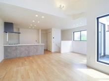 【神奈川県/川崎市多摩区生田】川崎市多摩区生田6丁目　新築戸建3号棟 LDK：約19.9帖
床暖房付き