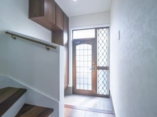 【神奈川県/座間市ひばりが丘】座間市ひばりが丘1丁目中古戸建 玄関