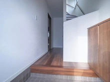 【神奈川県/座間市ひばりが丘】座間市ひばりが丘1丁目中古戸建 玄関