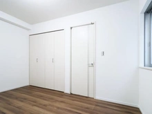 【神奈川県/横浜市鶴見区大東町】横浜市鶴見区大東町中古戸建 サービスルーム（納戸）：約6.1帖