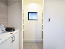 【神奈川県/横浜市瀬谷区宮沢】横浜市瀬谷区宮沢2丁目 新築戸建1号棟 玄関：シューズインクローゼット付き