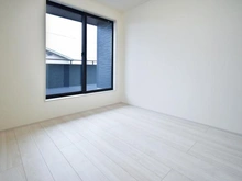 【神奈川県/横浜市瀬谷区宮沢】横浜市瀬谷区宮沢2丁目 新築戸建1号棟 洋室：約5.3帖