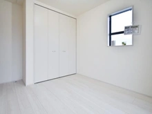 【神奈川県/横浜市瀬谷区宮沢】横浜市瀬谷区宮沢2丁目 新築戸建1号棟 洋室：約5.3帖